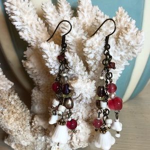 Sweet pair of dangly earrings